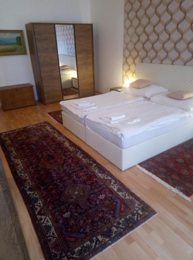 Kamil Apartments, Premium